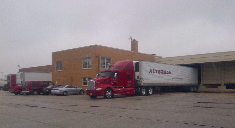 More Photos Of 7101 S Kostner Ave, Chicago Truck Terminal For Lease