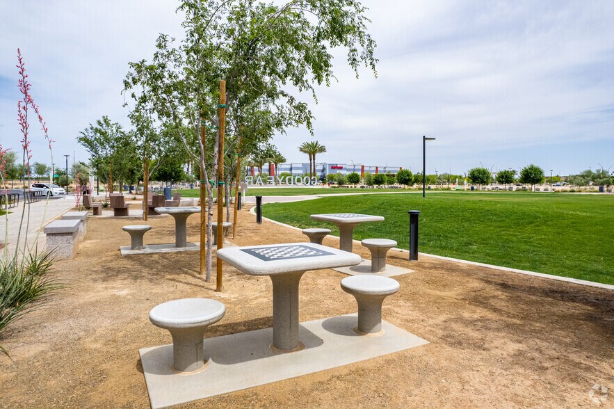 More Photos Of 15150 W Park Pl, Goodyear Office For Lease