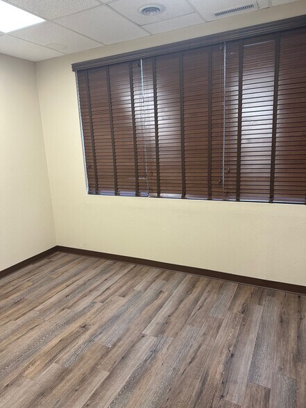 More Photos Of 8318 Gage Blvd, Kennewick Storefront Retail Office For Sale