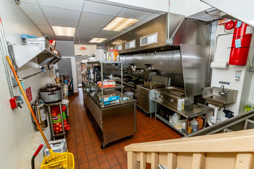 More Photos Of 1736 W North Ave, Baltimore Restaurant For Sale