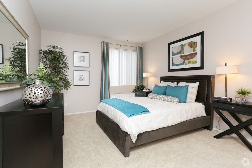 More Photos Of 1443 N Fuller Ave, Los Angeles Apartments For Sale