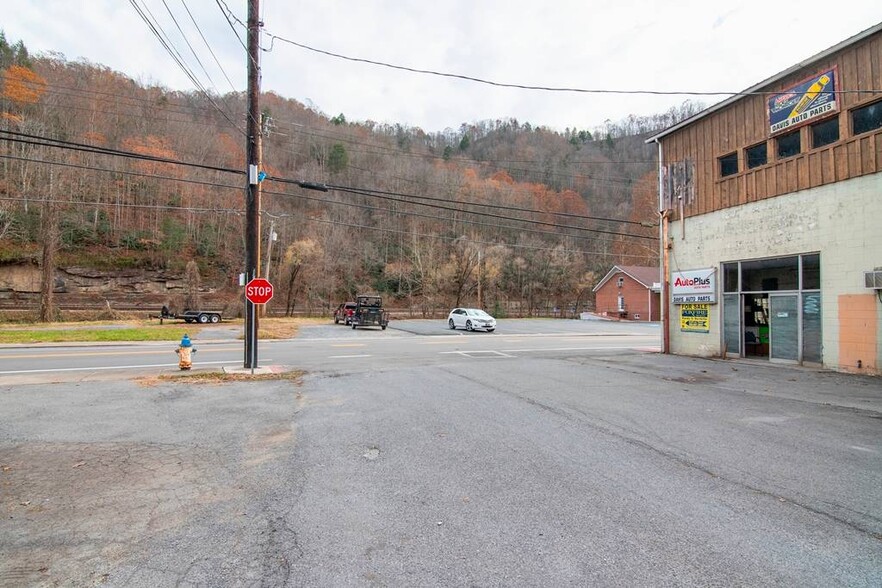 More Photos Of 1002 Guyandotte Ave, Mullens Storefront For Sale