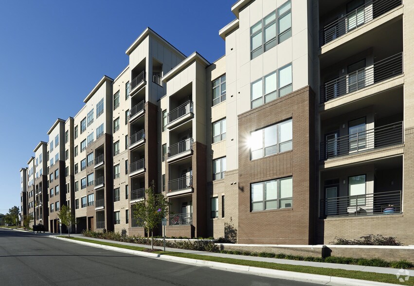 More Photos Of 810 9th St, Durham Apartments For Lease