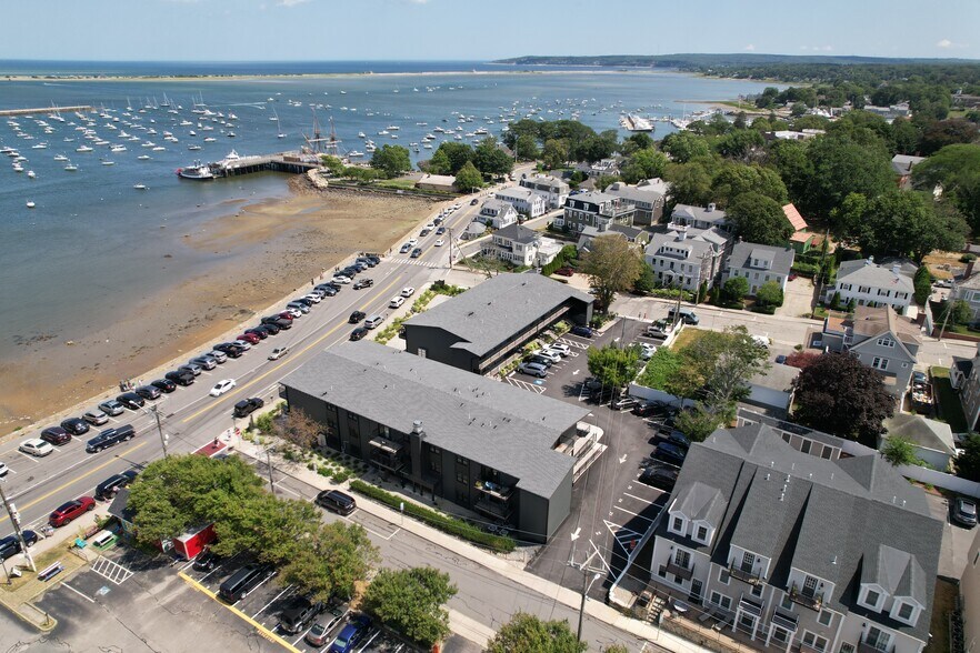 More Photos Of 98 Water St, Plymouth Apartments For Lease