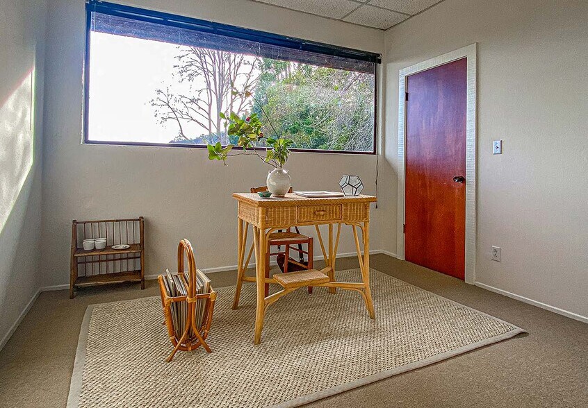 More Photos Of 4 Commercial Blvd, Novato Manufacturing For Lease