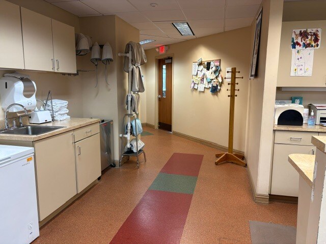 More Photos Of 2501 Cumberland Dr, Valparaiso Medical For Sale