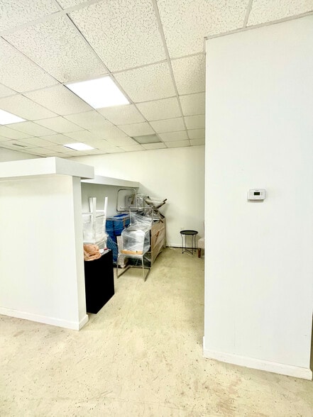 More Photos Of 3815 Bunker Hill Rd, Brentwood Warehouse For Sale