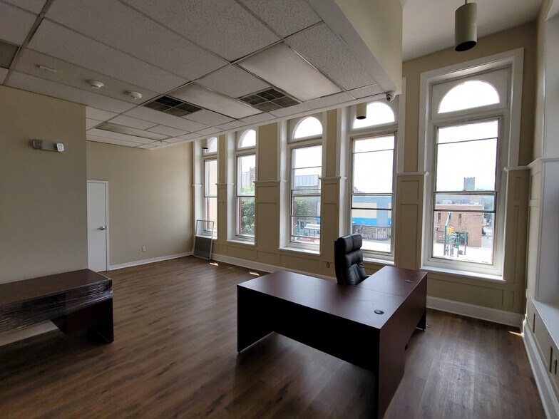 More Photos Of 501 Penn St, Reading Office For Sale
