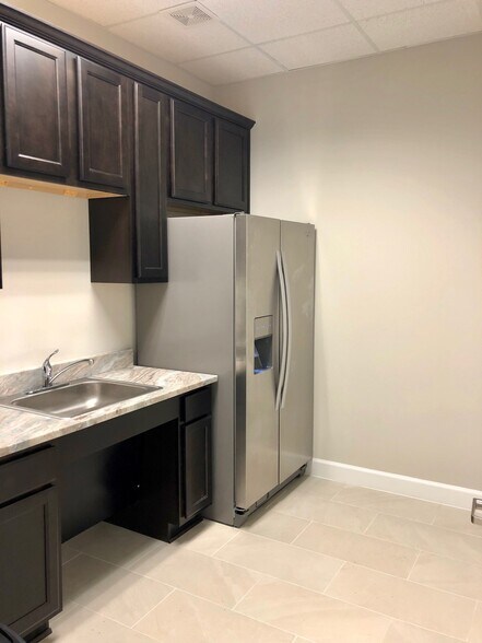 More Photos Of 32731 Egypt Ln, Magnolia Office For Lease
