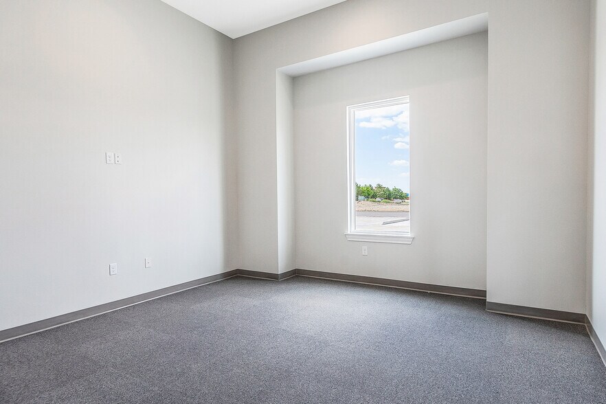 More Photos Of 7469 Pennsylvania Dr, Amarillo Office For Lease