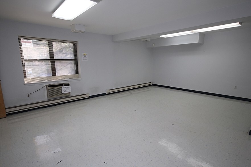 More Photos Of 690 Castleton Ave, Staten Island Apartments For Lease