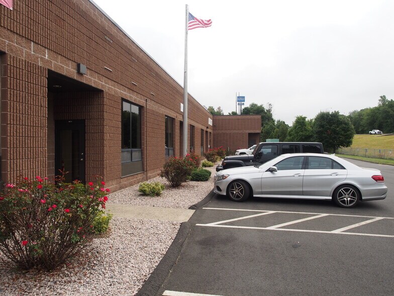More Photos Of 9 Business Park Dr, Branford Office For Sale