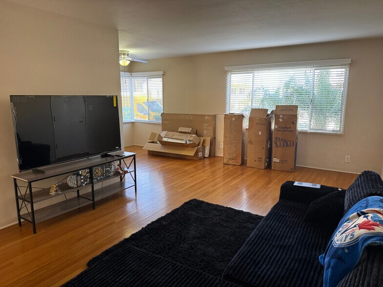 More Photos Of 108 Redondo Ave, Long Beach Apartments For Sale