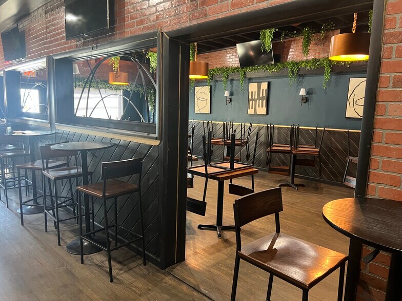 More Photos Of 447-465 Atlantic Ave, East Rockaway Storefront For Lease