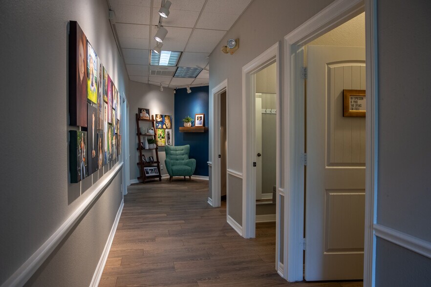 More Photos Of 1015 Road To Six Flags St, Arlington Office For Sale