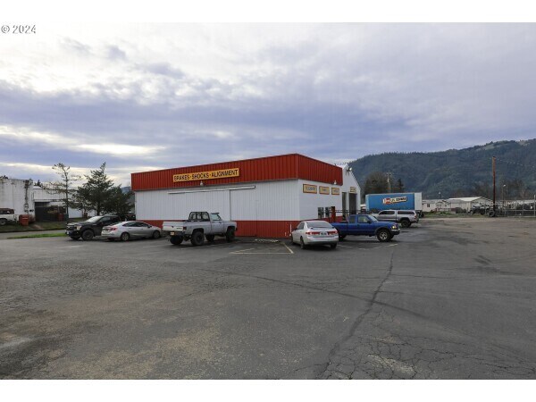Primary Photo Of 133 S Old Pacific Hwy, Myrtle Creek Freestanding For Sale