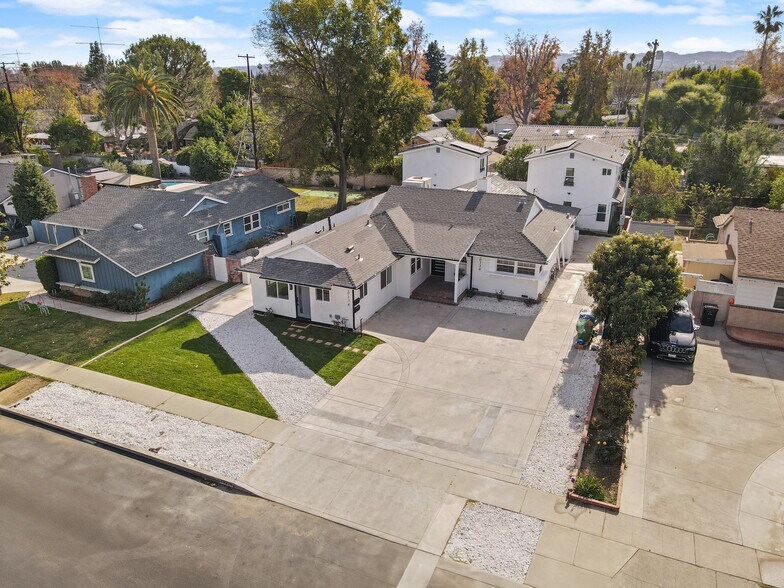 More Photos Of 20336 Cantara St, Winnetka Apartments For Sale