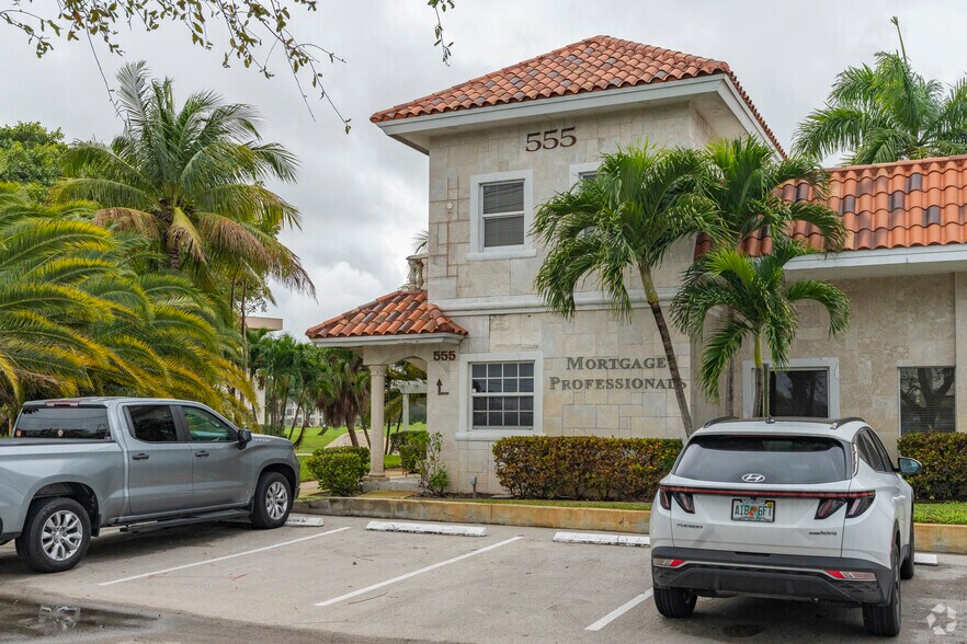 More Photos Of 555 S Pompano Pky, Pompano Beach Office For Lease