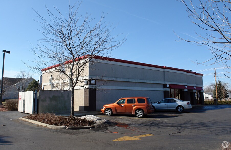 More Photos Of 240 Douglas Rd, Oswego Fast Food For Lease
