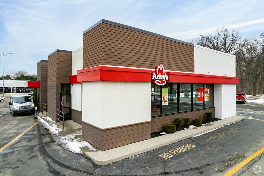 More Photos Of 3502-3560 Pine Grove Ave, Port Huron Unknown For Lease