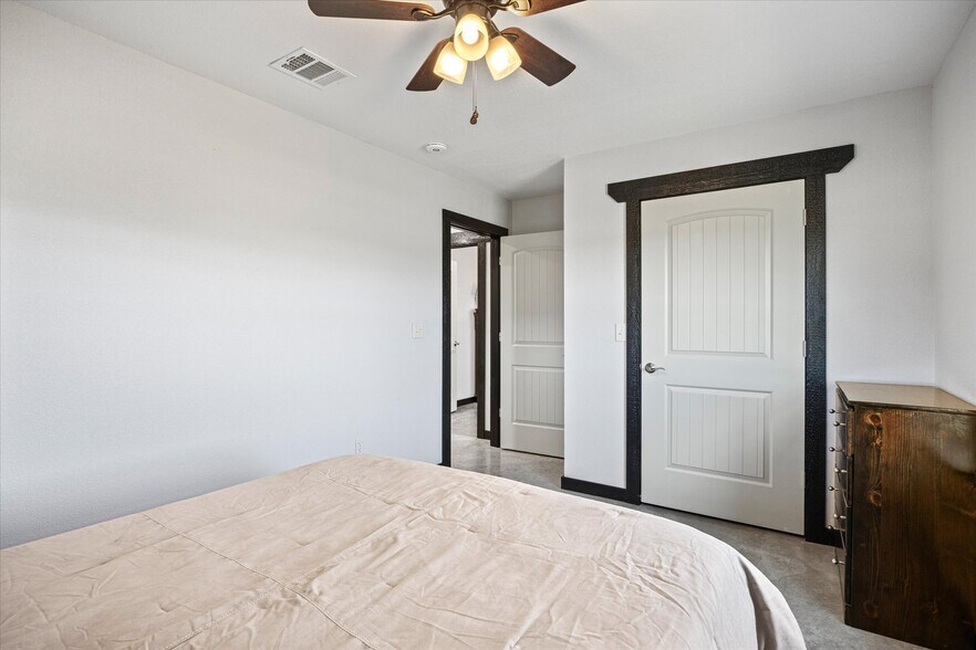 More Photos Of 7703 Prairie Creek Ln, Tolar Contractor Storage Yard For Sale