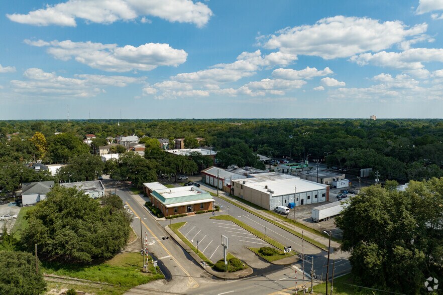 More Photos Of 2505 Abercorn St, Savannah Bank For Lease