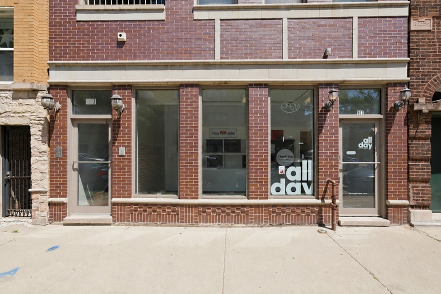 Primary Photo Of 907 N Damen Ave, Chicago Storefront Retail Residential For Lease