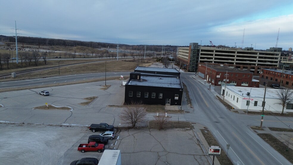More Photos Of 1100 Cherry St, Des Moines Warehouse For Lease