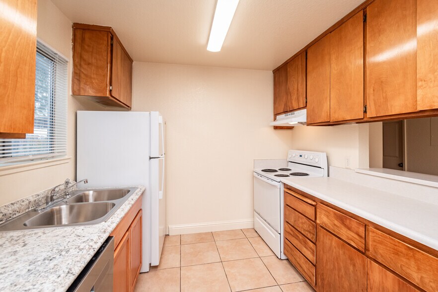 More Photos Of 1230 Melton Dr, Yuba City Apartments For Sale