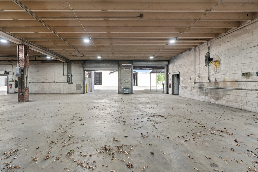 More Photos Of 1118 N Magnolia Ave, Ocala Warehouse For Sale