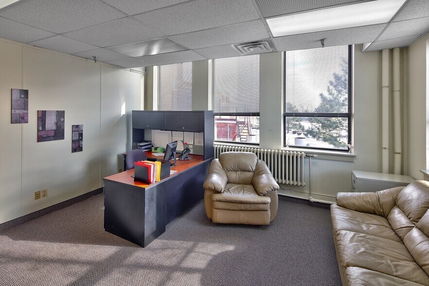 More Photos Of 801-803 West Ave, Rochester Office For Lease