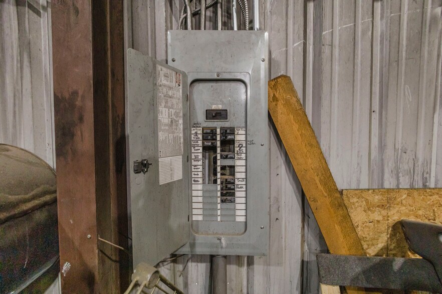 More Photos Of 925 E 19th St, Wichita Warehouse For Sale