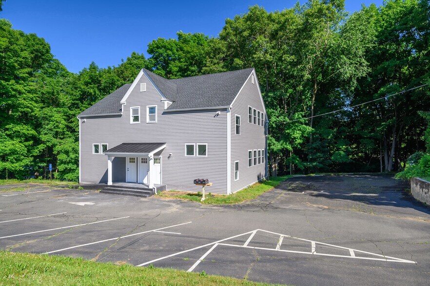 More Photos Of 5 Riverside Rd, Sandy Hook Medical For Sale