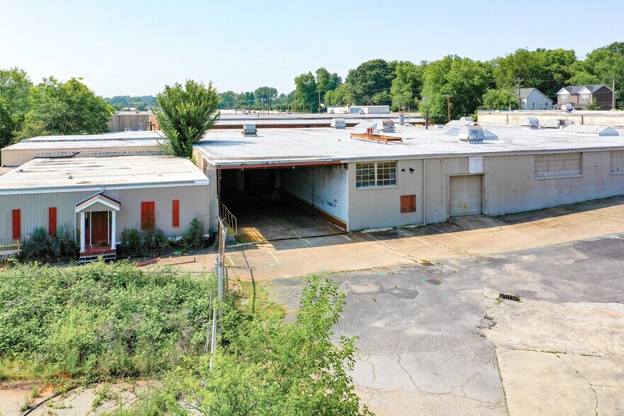 More Photos Of 1505 Buncombe Rd, Greenville Distribution For Sale