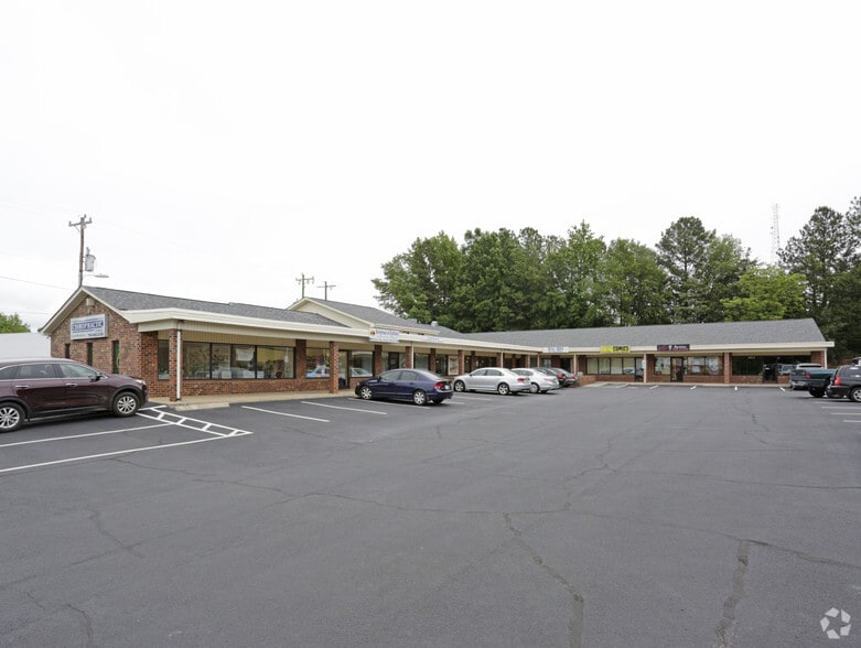 More Photos Of 11025-A-11025-H Monroe Rd, Matthews Unknown For Lease
