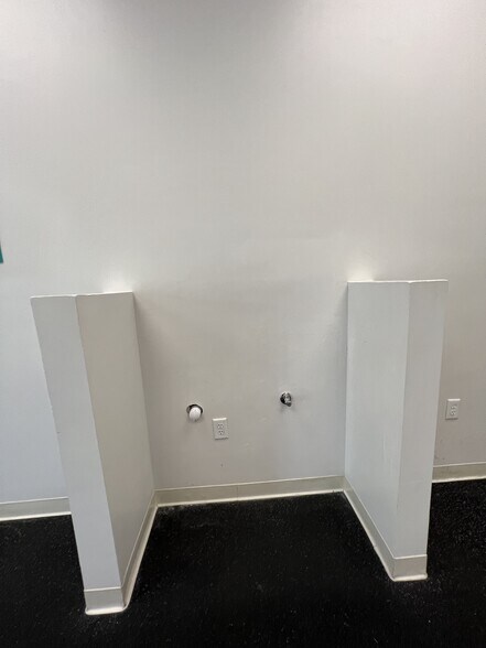 More Photos Of 1230-1240 Churn Creek Rd, Redding Unknown For Lease