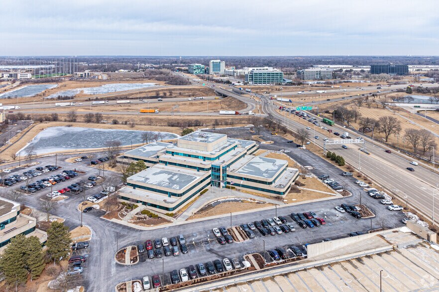 More Photos Of 1751 W Diehl Rd, Naperville Office For Lease