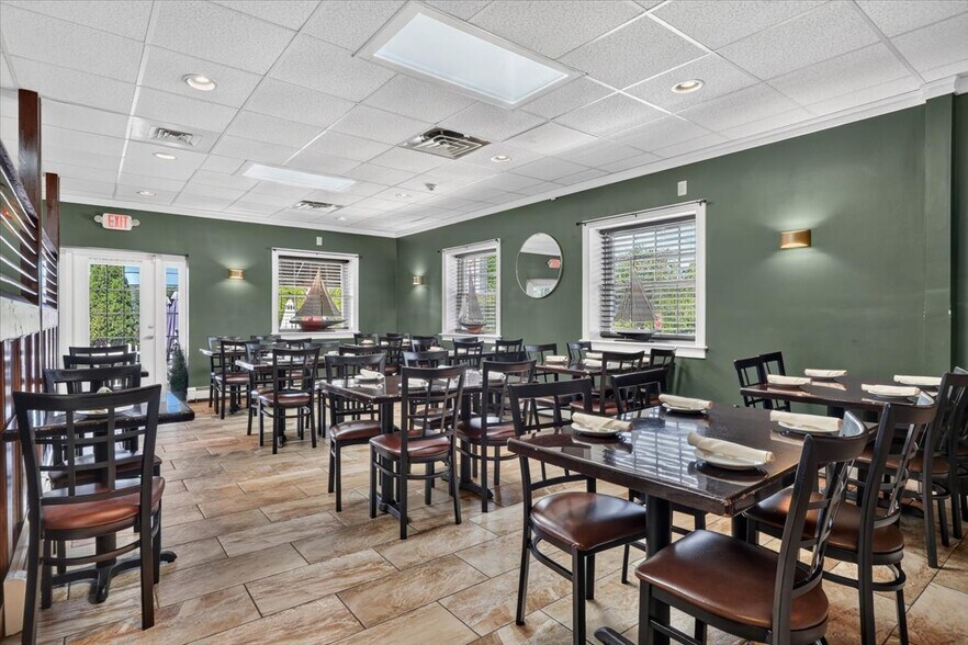 More Photos Of 11 E Pattagansett Rd, Niantic Restaurant For Sale