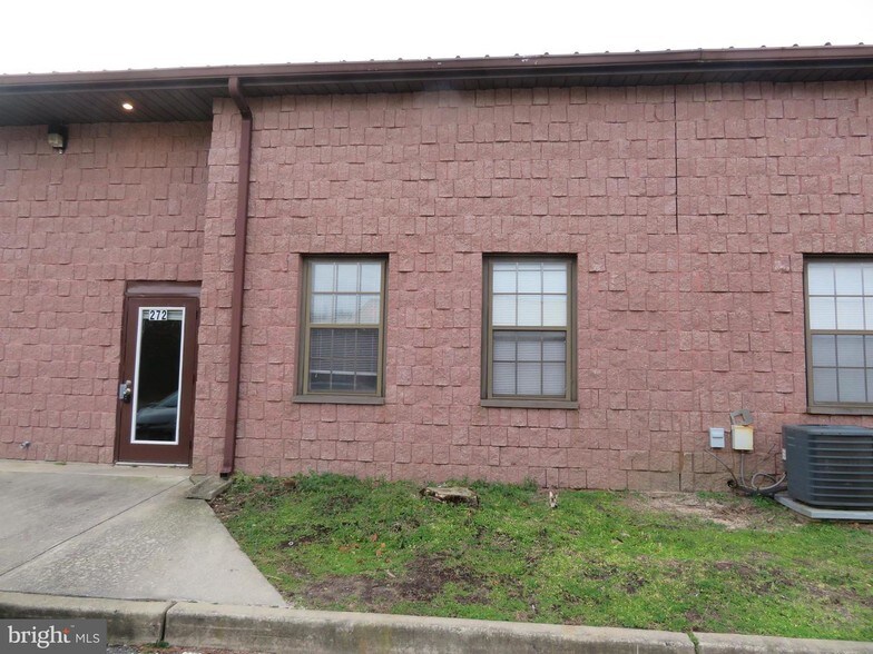 More Photos Of 301-321 Pinedge Dr, Berlin Unknown For Lease