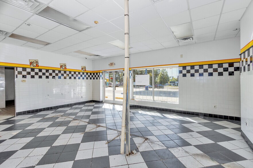 More Photos Of 3221 Wrightsboro Rd, Augusta Freestanding For Lease