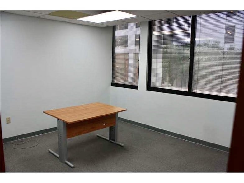 More Photos Of 1110 Brickell Ave, Miami Office For Sale