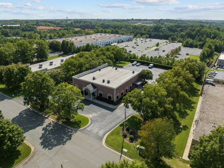 More Photos Of 147 Cedar Pointe Dr, Mooresville Research And Development For Lease