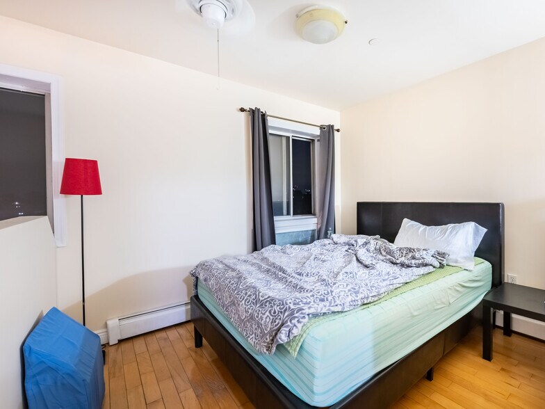 More Photos Of 15011 Northern Blvd, Flushing Apartments For Sale