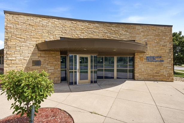 More Photos Of 1335 Industrial Blvd, Minneapolis Office For Sale