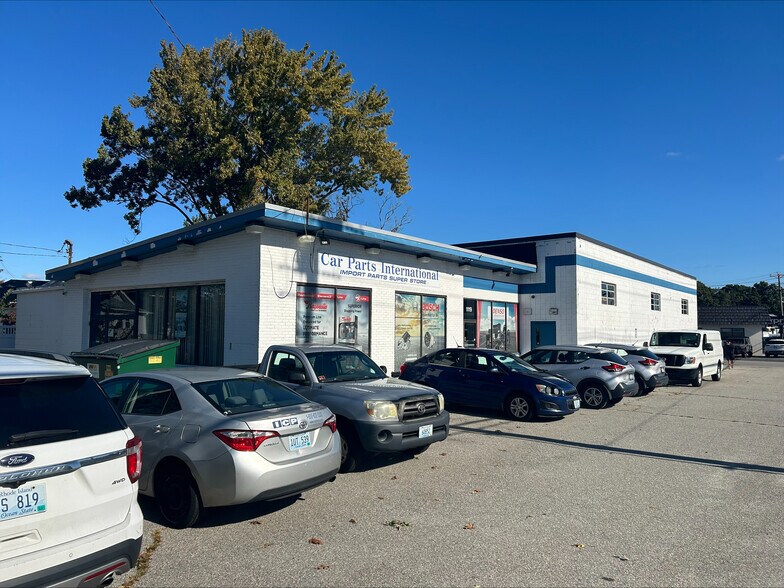 More Photos Of 1119 Post Rd, Warwick Freestanding For Lease