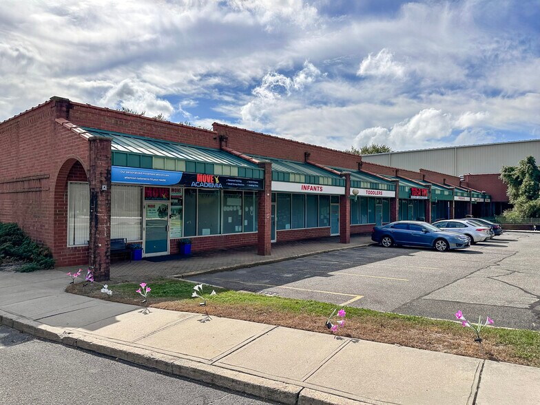 More Photos Of 635 Middle Country Rd, Coram General Retail For Sale