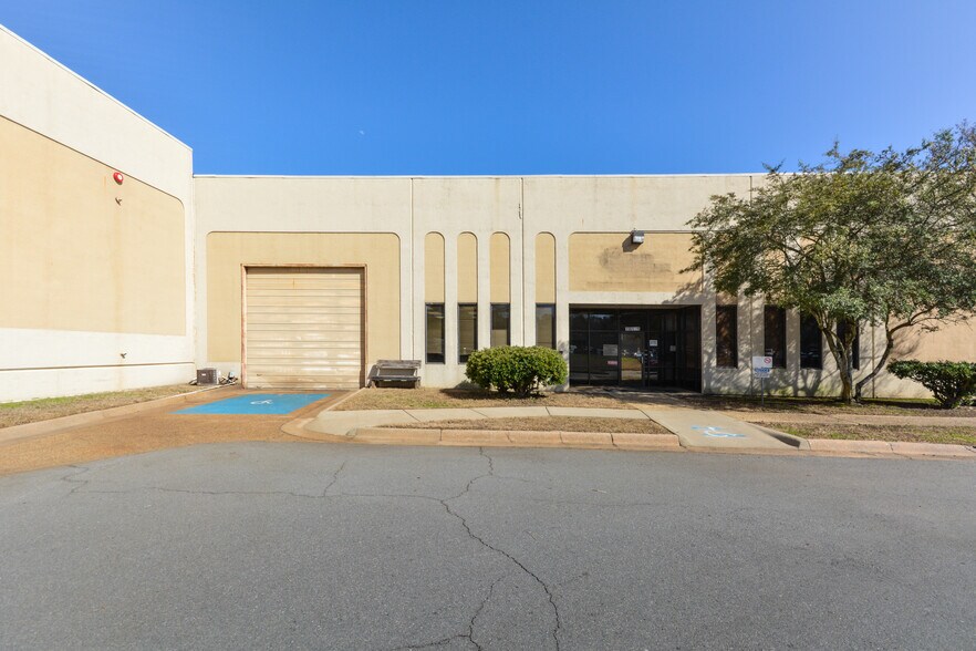 More Photos Of 1501 Westpark Dr, Little Rock Light Manufacturing For Sale