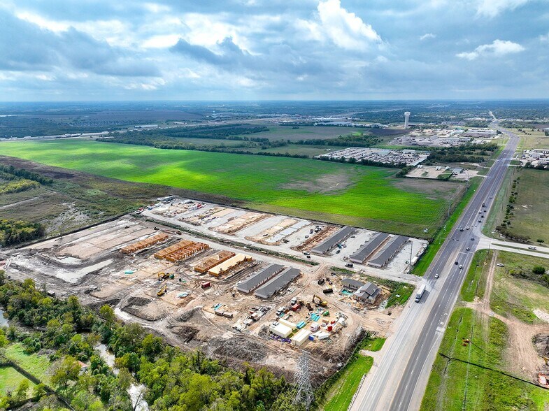 More Photos Of I-35 & Bagby Ave, Waco Land For Sale