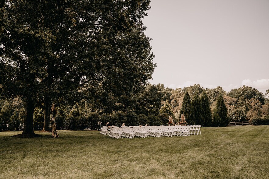 More Photos Of 2173 Wilkesboro Hwy, Statesville Sports And Entertainment For Sale