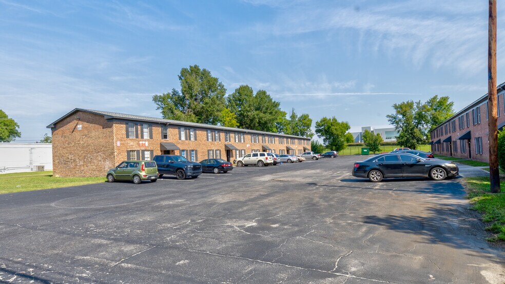 Primary Photo Of 3815-3823 Baker Plaza Dr, Columbus Apartments For Sale